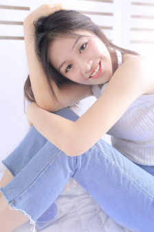 双胞胎姐妹齐上阵许多人物